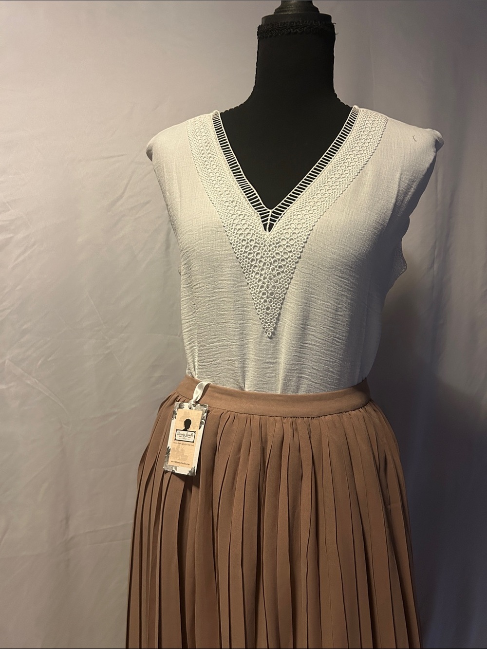 Dainty Jewells Pleated Midi Skirt in Camel Brown